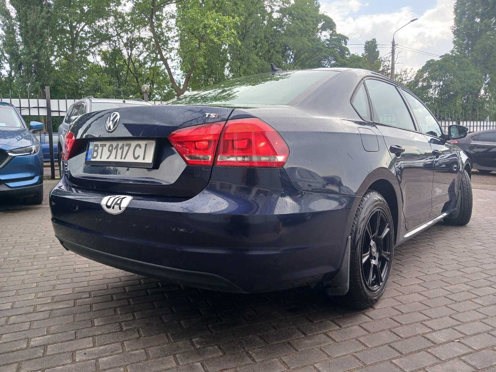 Volkswagen Passat 2014 року 1,8 л./бензин