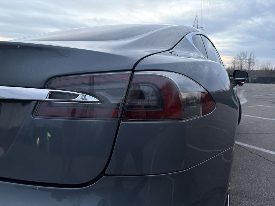 Продам Tesla model S