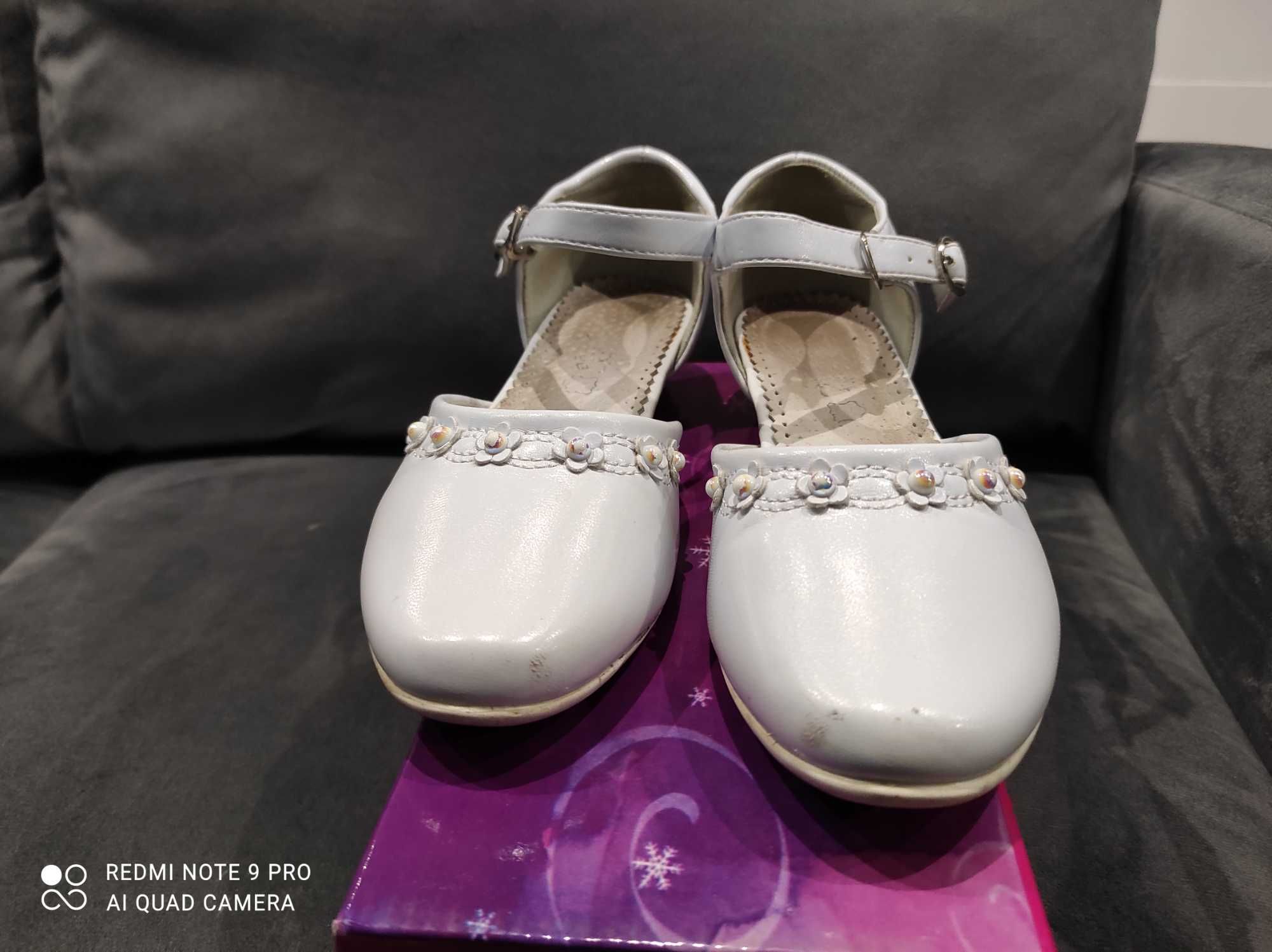 Buty białe r 32 obcas