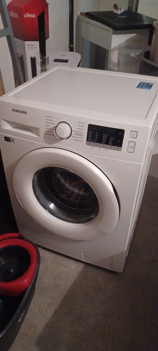 Máquina lavar roupa