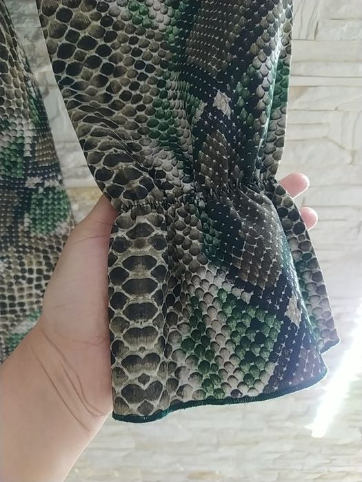 Sukienka motyw wężowy 36