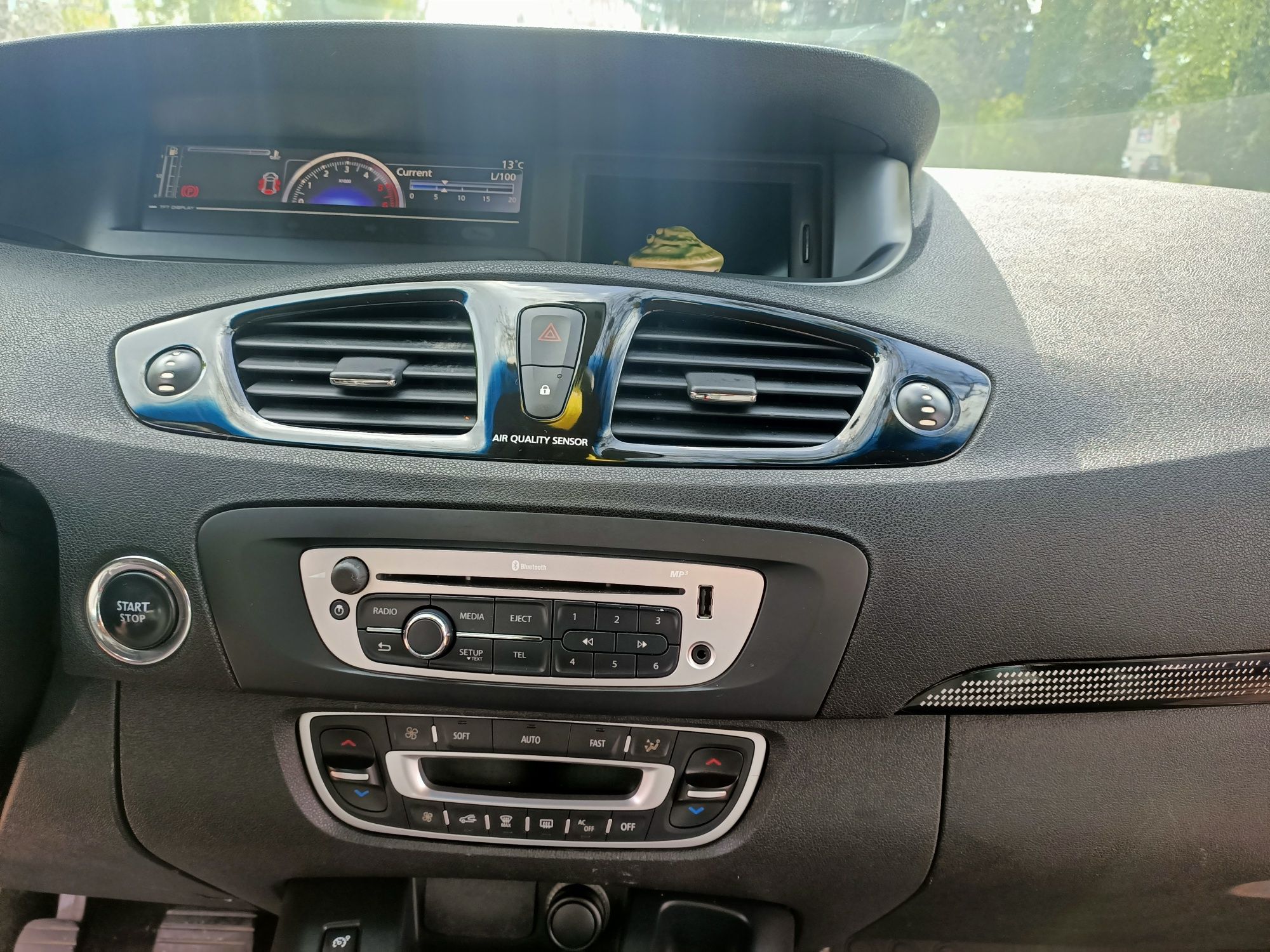 ТЕРМІНОВИЙ ПРОДАЖ Renault Grand Scenic 1.6. Авто від власника в гарном