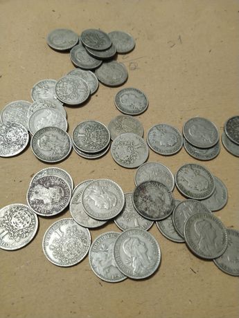 Vendo moedas de coleção de 1 escudo