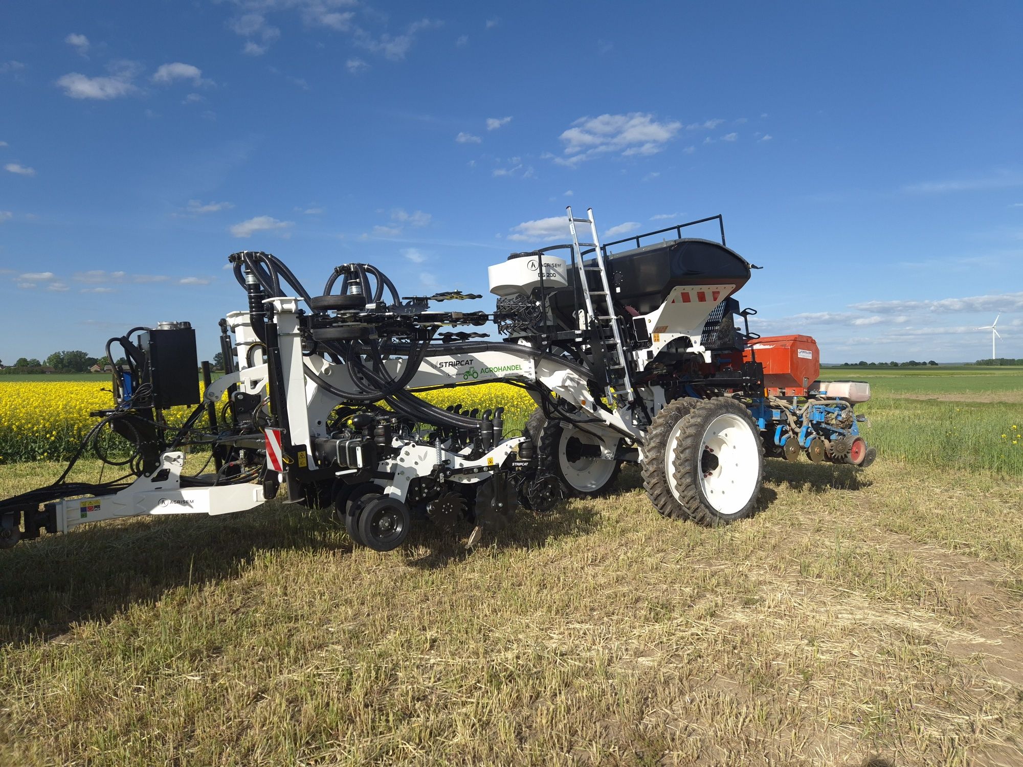 Siew rzepaku oraz zboża metodą strip-till