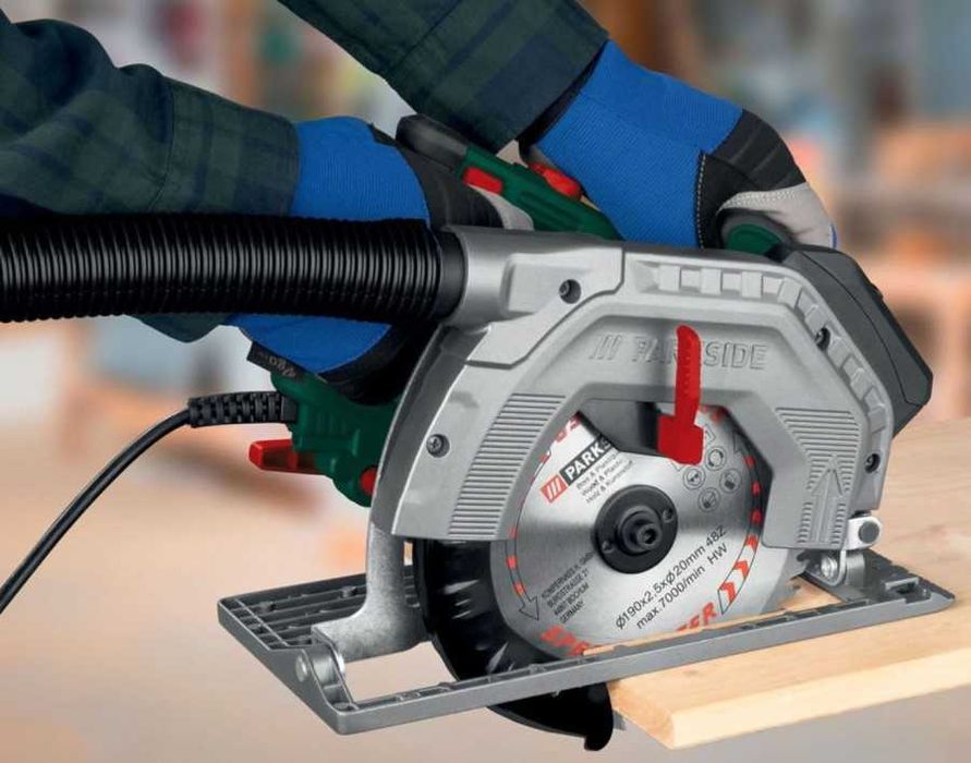Мережева ручна циркулярна дискова пила Parkside PHKS 1350 C2 паркетка