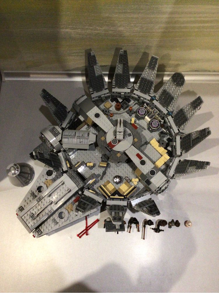 Lego Star Wars (75105) Millennium Falcon