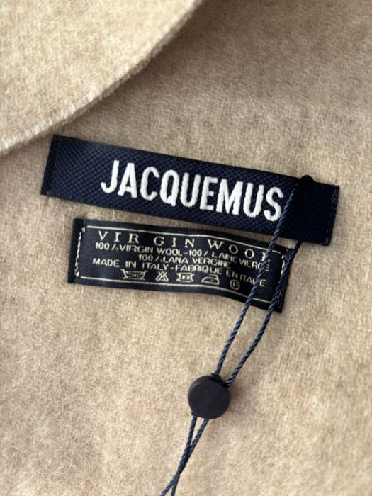 Jacquemus szal bezowy bialy welna dlugi cieply chusta miu