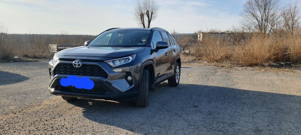 Toyota RAV 4 2019 год