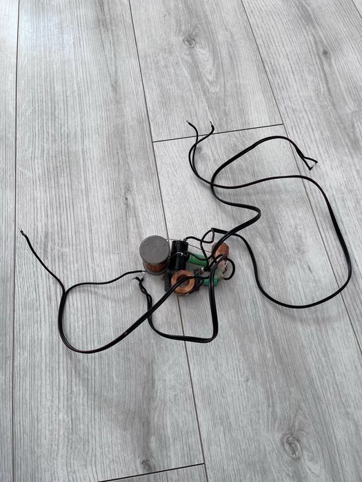 Zwrotnica kolumny Pylon pearl 25