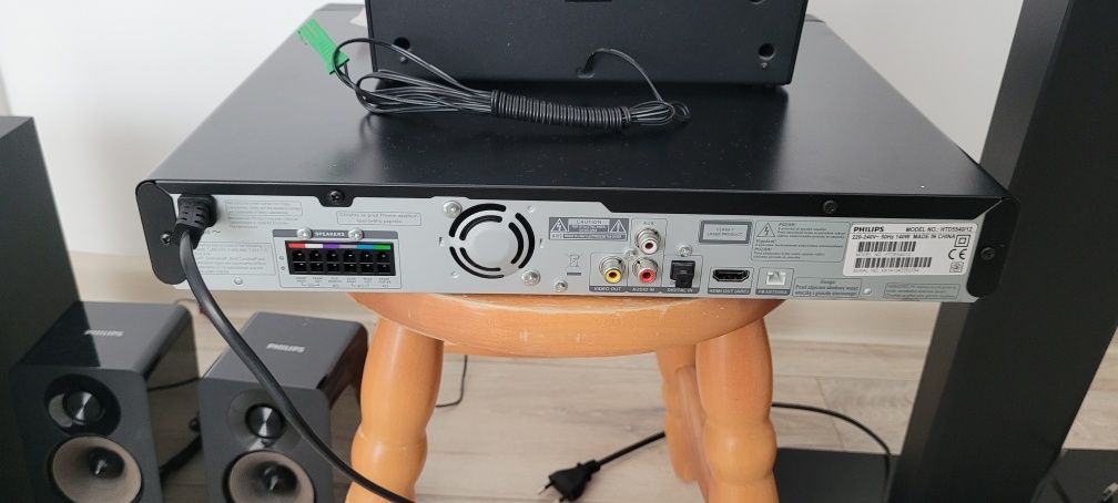 Kino domowe Philips HTD5540/12 uszkodzone
