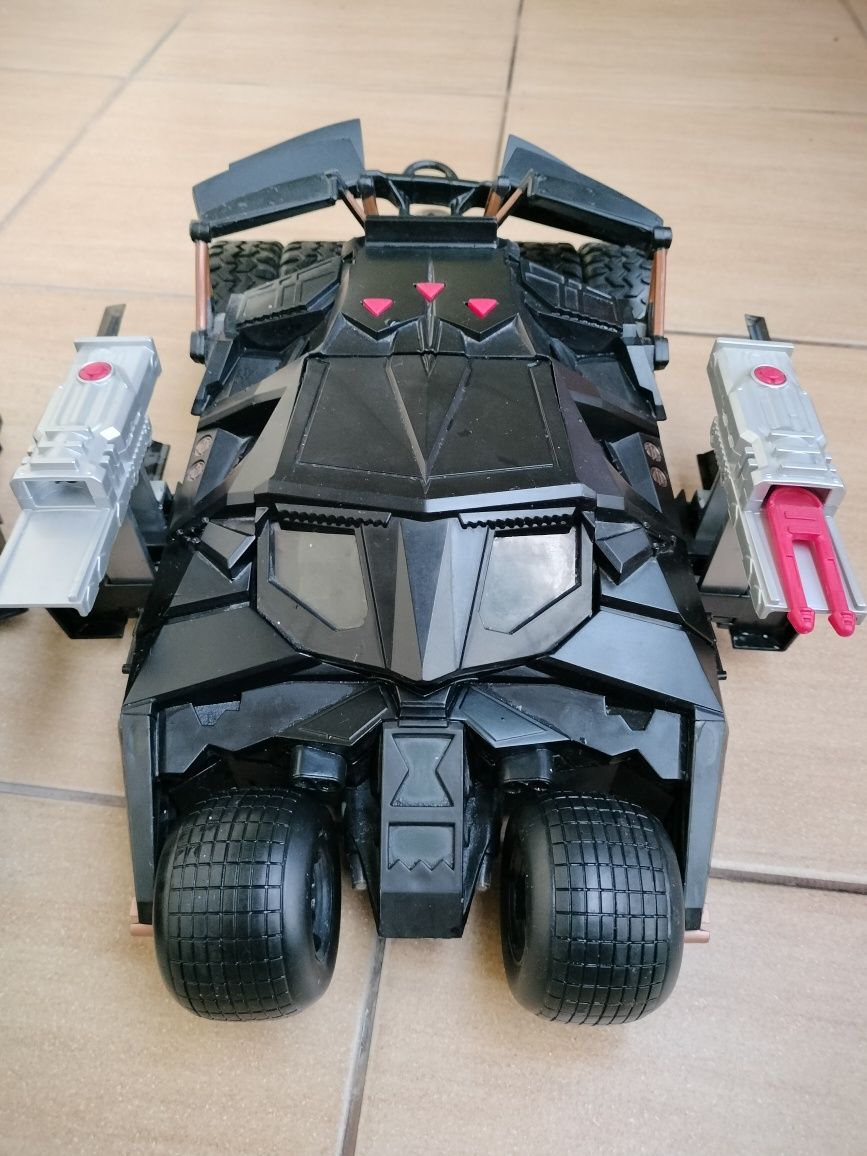 Batmobile auto batmana the dark knight