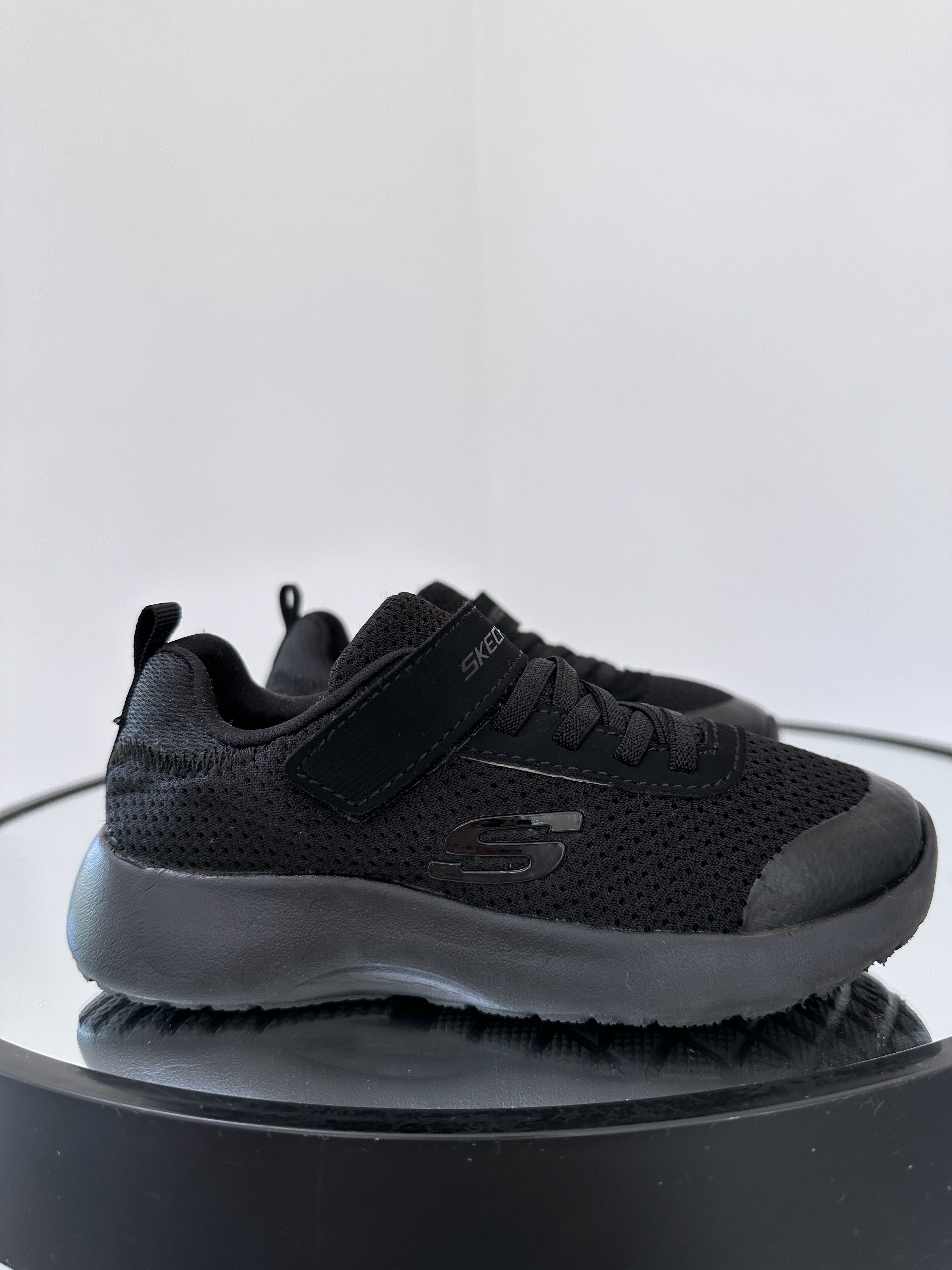 Дышащие кроссовки на липучках  Skechers