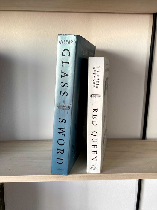 Red Queen 2-Books