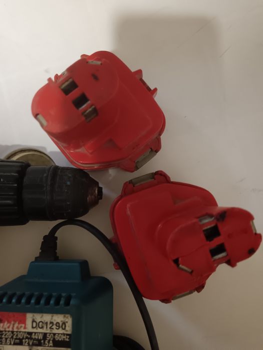 Ładowarka makita DC1290 plus wkrętarka gratis