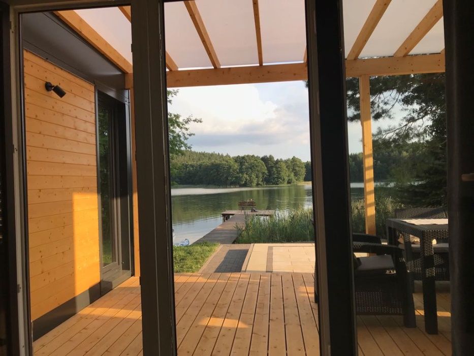 Maly domek nad jeziorem ...Mazury-malownicza miejscowość
