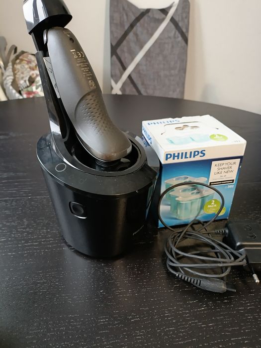 Golarka rotacyjna Philips series 7000 + stacja czyszcząca