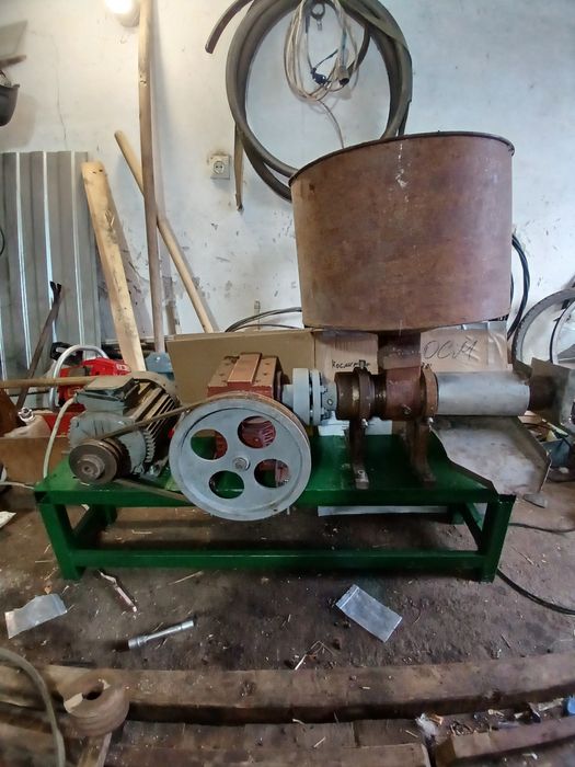 Продам двух шнековий маслопрес олійниця