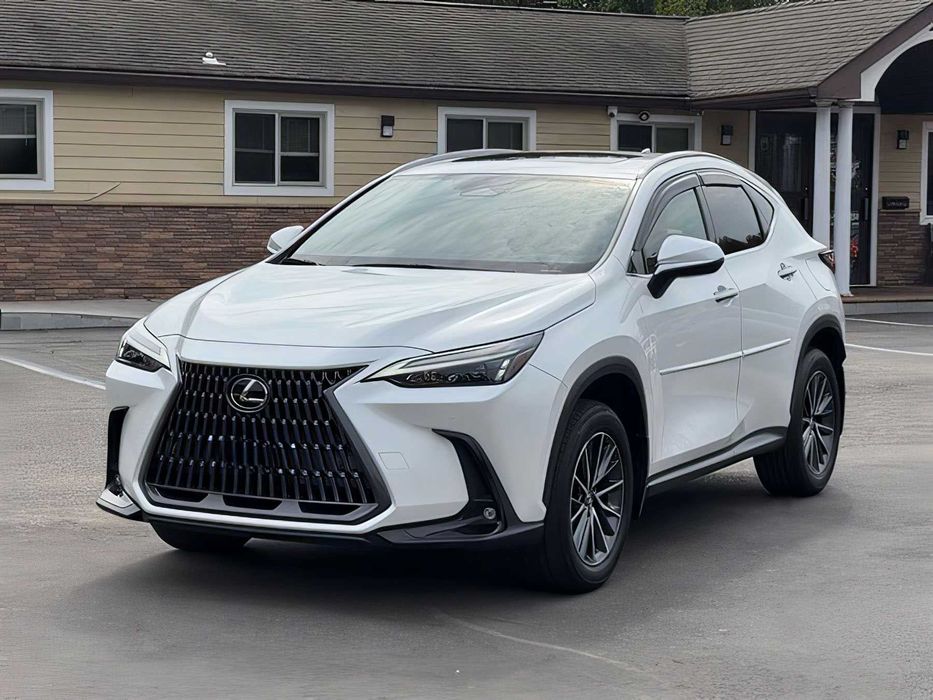Lexus NX      2022