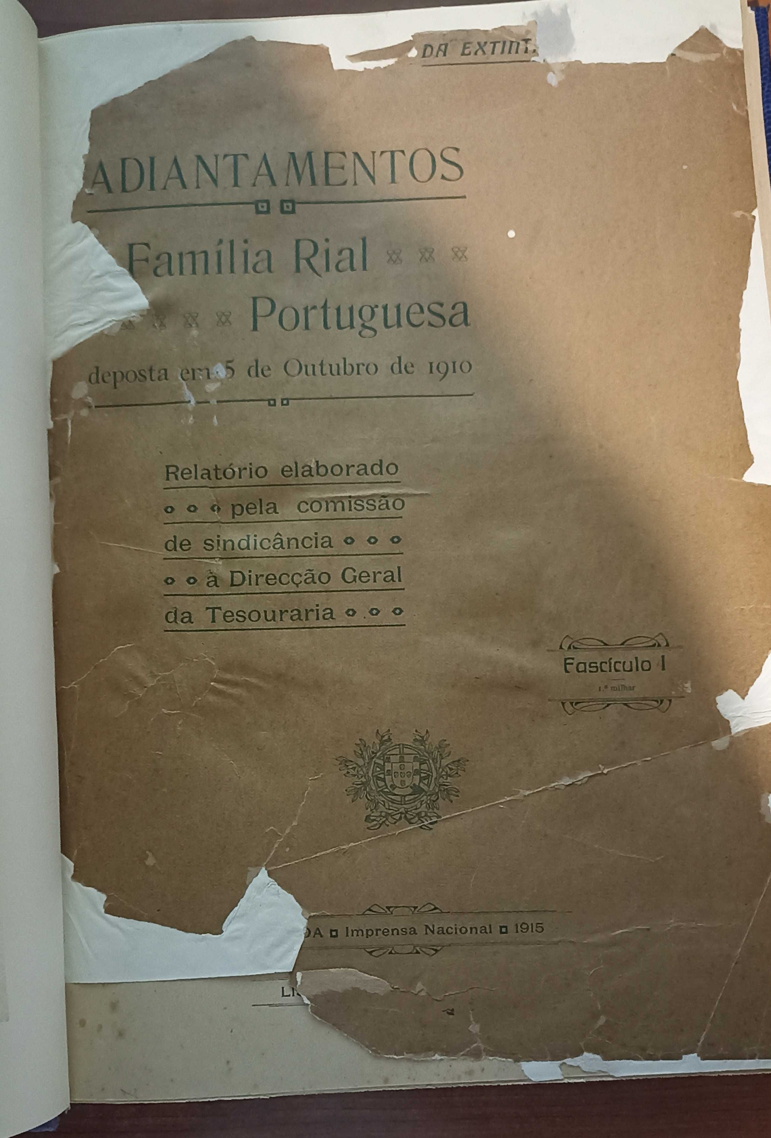 Adiantamentos à Familia Real desposta em 5/10/1910 encadernado