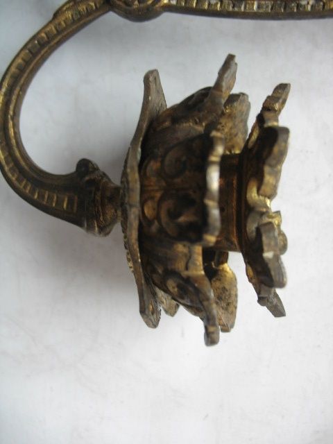 Kinkiet na świeczkę od pianina-mosiądz złocony