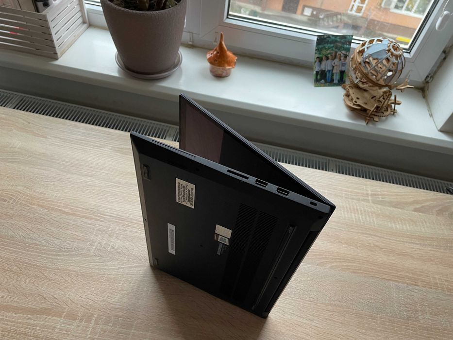 Lenovo ThinkPad P1 Intel® і9_1000gb SSD_4K дисплей_48gb RAM_7% Батарея