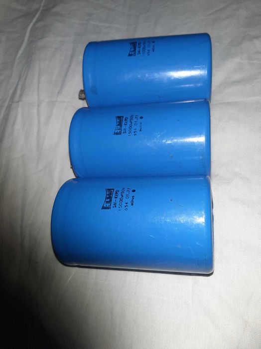 Продам 1-н конденсатор ELWA 50 вольт 15000 микрофарат