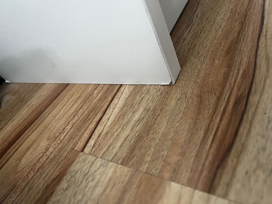 BILLY / OXBERG
Regał Biały ze szklanymi drzwiami Ikea