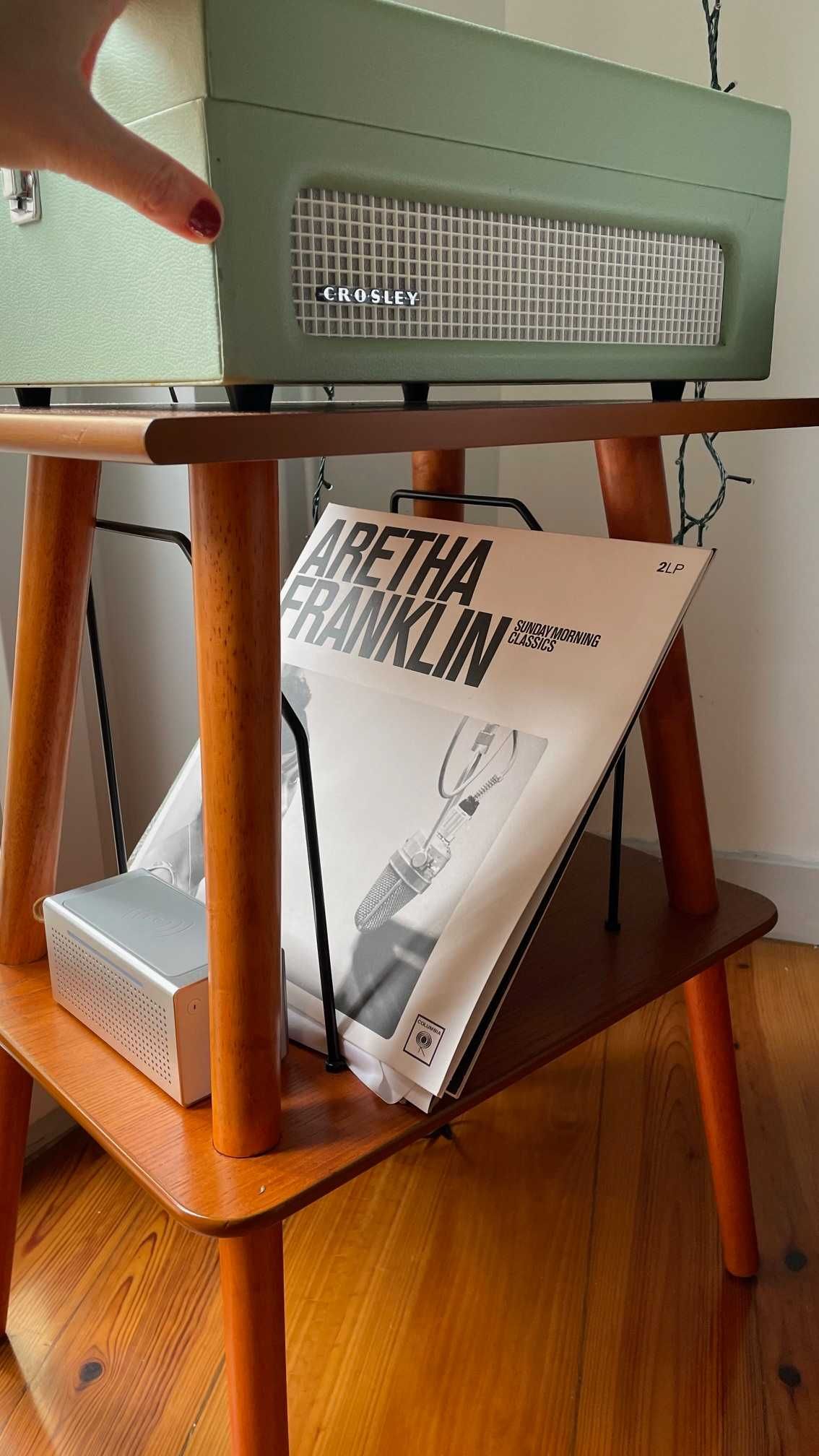 Suporte para gira-discos Crosley Manchester em madeira