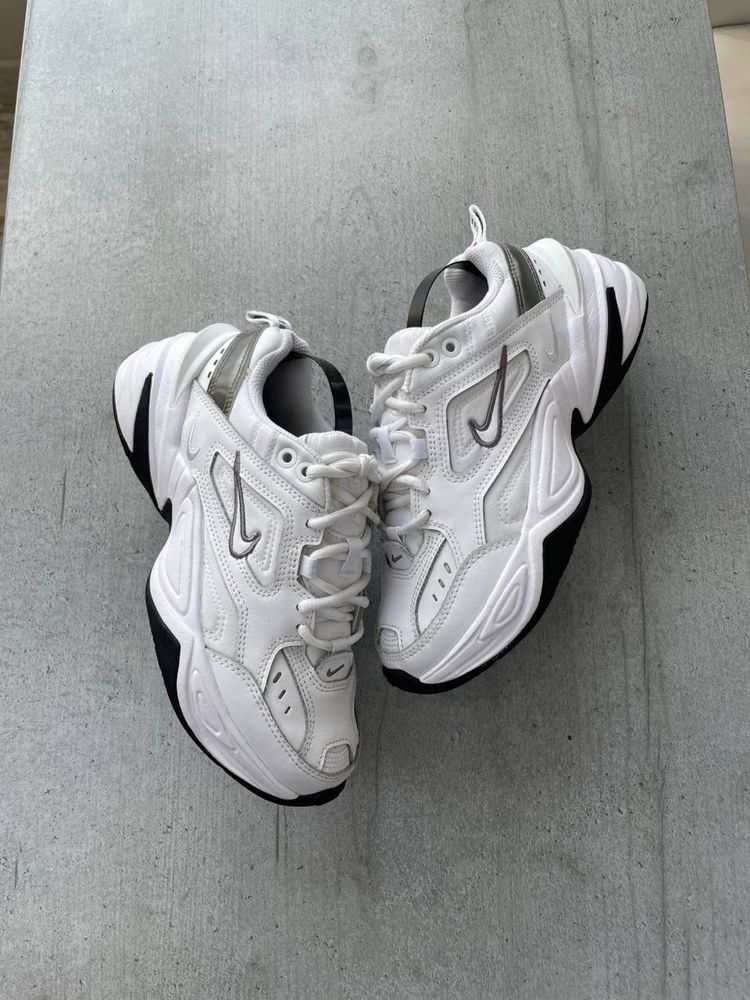 Оригінальні кросівки Nike M2K