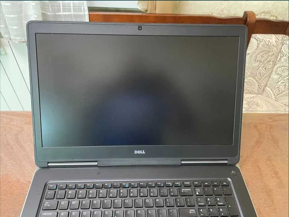 Ноутбук 17" FHD Dell Precision 7710 (i7-6820HQ/16/SSD 256/M5000M)