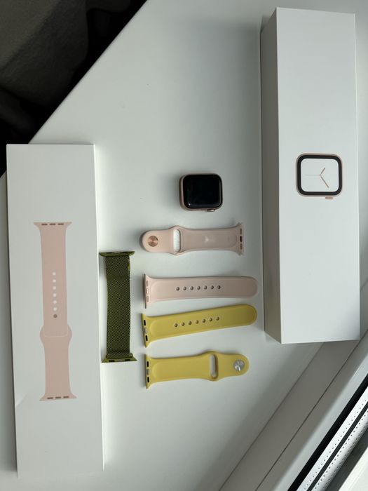 Смарт-годинник Apple Watch Series 4, 38mm