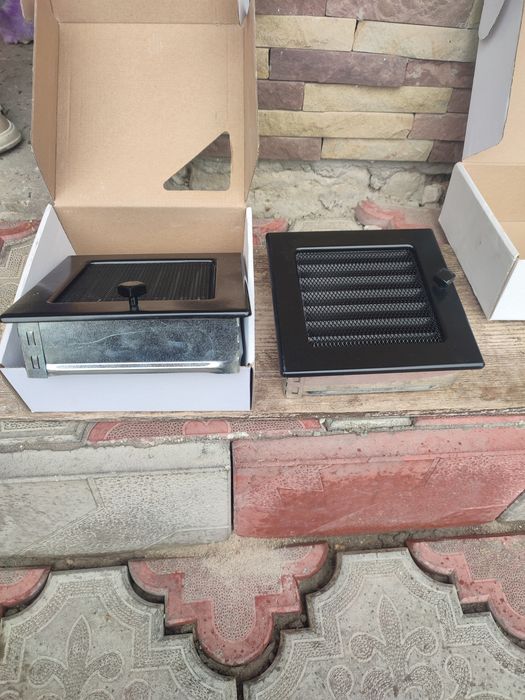 Решітки вентиляційні для каміна Kratki 17x17 см