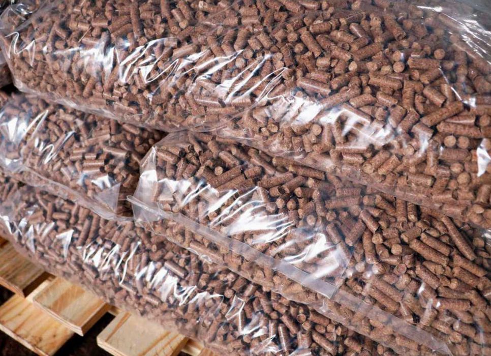 Пелети та брикети PINI KAY, NESTRO, вугулля для опалення дому