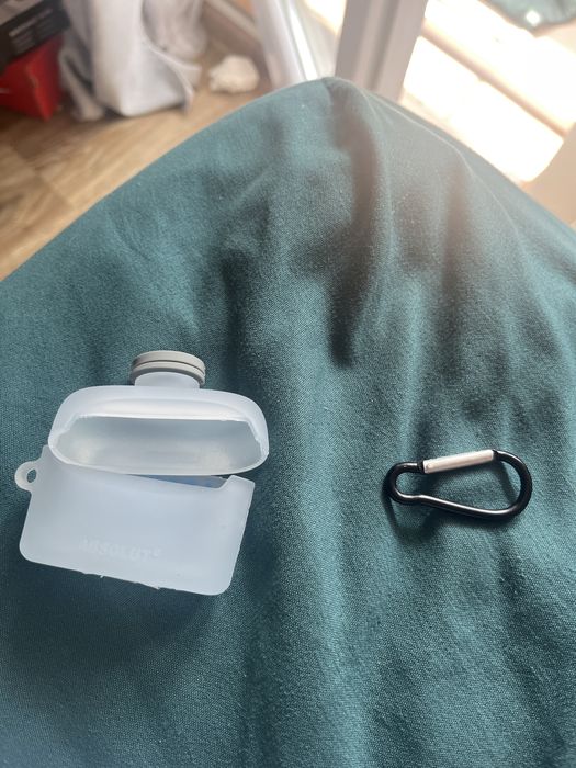 Etui na słuchawki Airpods Pro 2 wzorowany na Absolut Vodka
