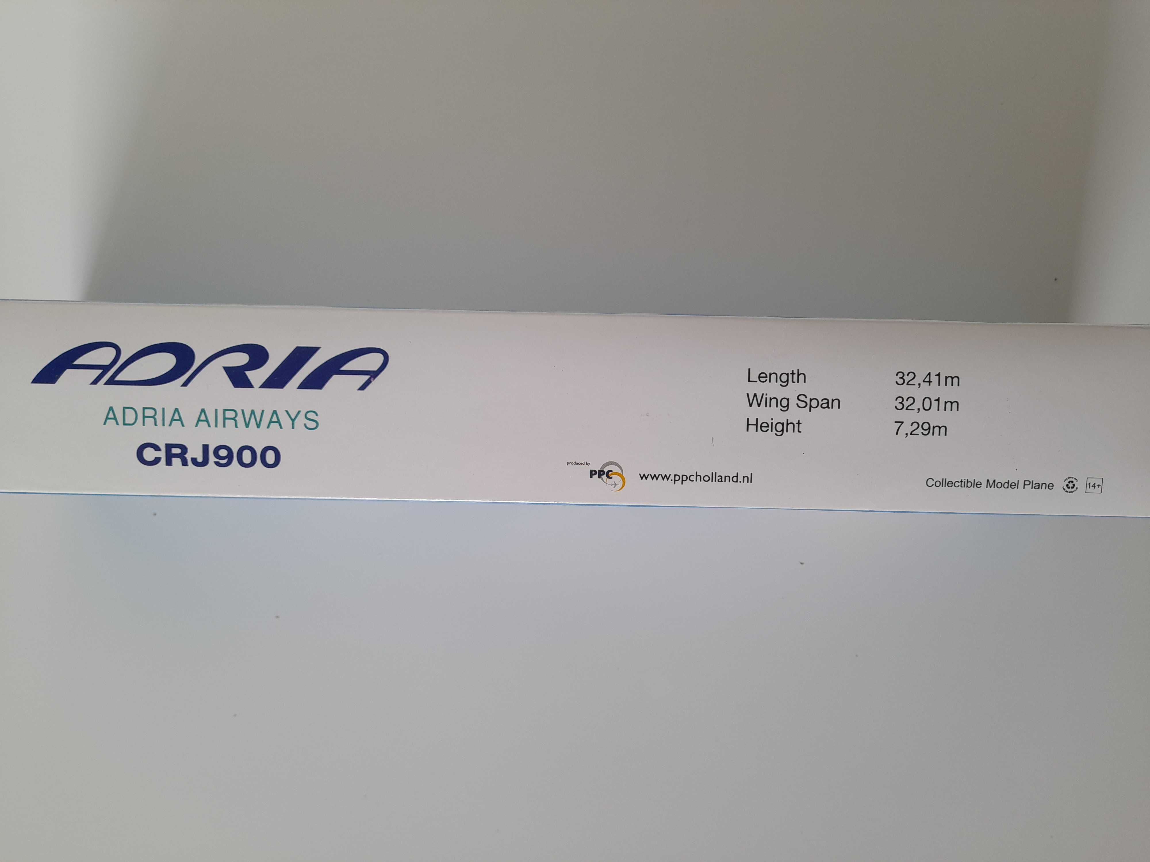 Model 1:100 SAMOLOT CRJ900 Adria Airways korpus 34 cm