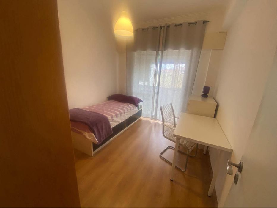 Aluguer quarto Charneca da Caparica