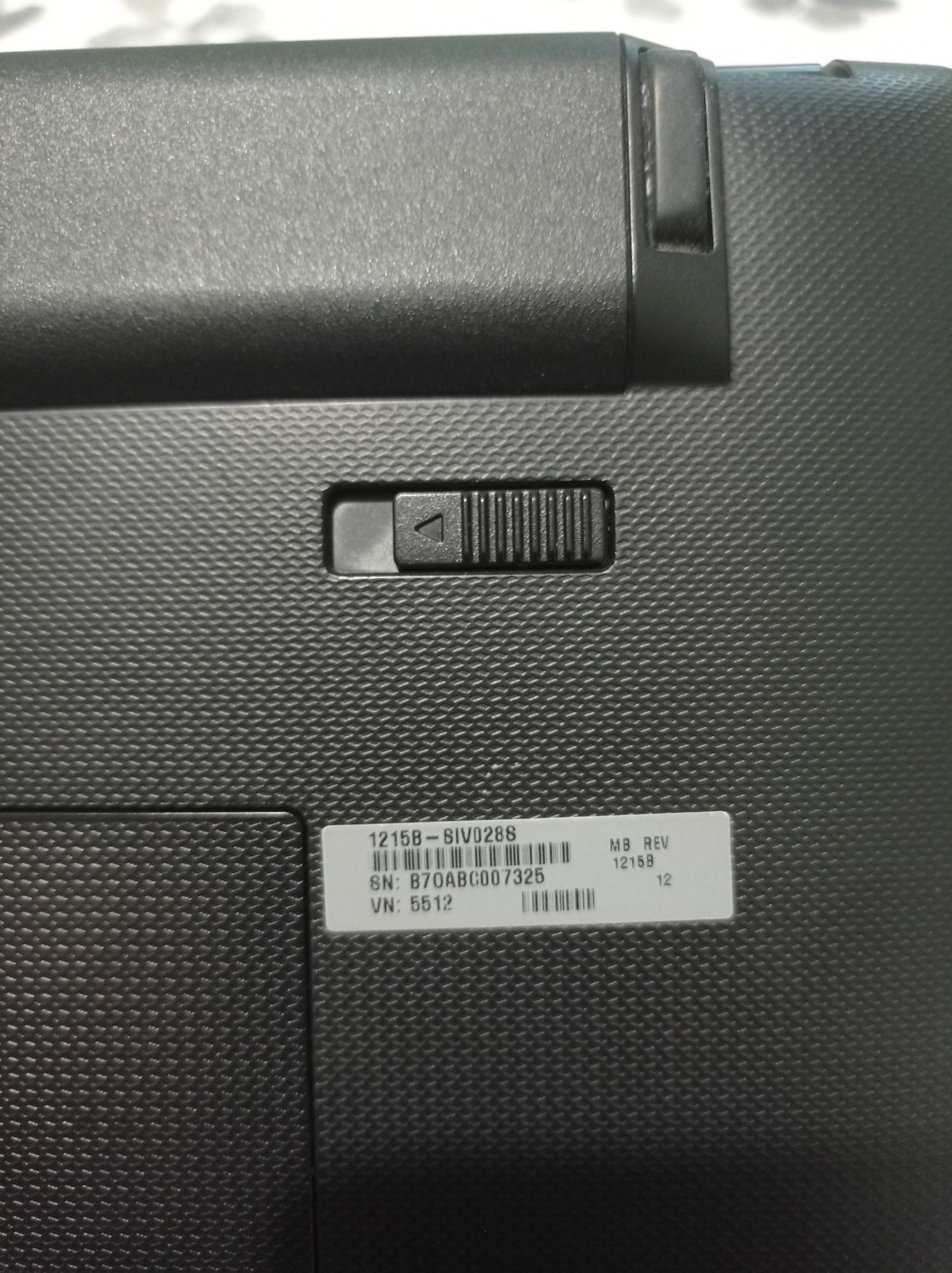 Ноутбук asus1215b