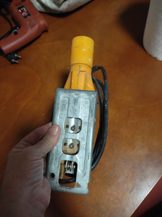 Máquina  rebarbadora