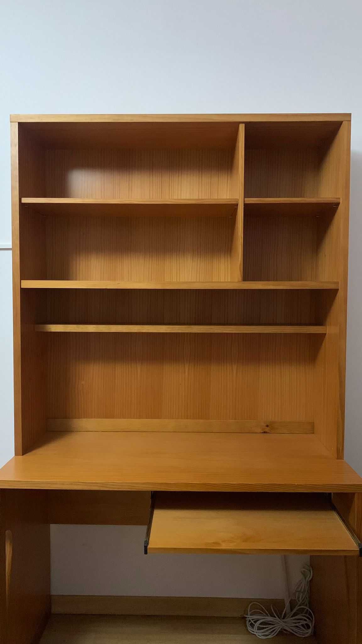 Mobília de quarto em ótimo estado
