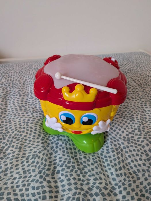 Brinquedo com música e luz