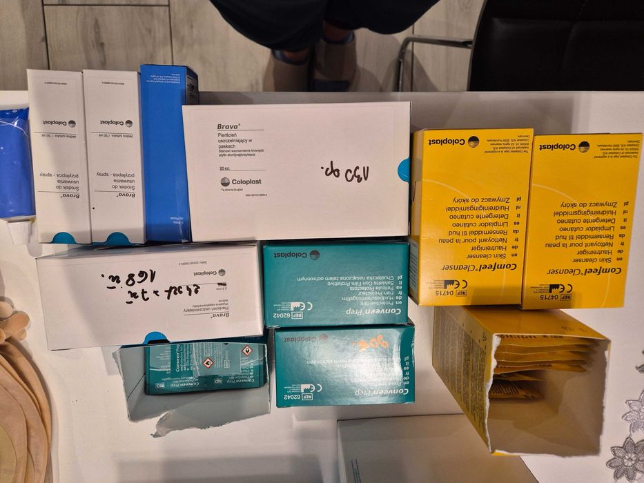 Duży zestaw stomijny skład na ostatnim zdjęciu