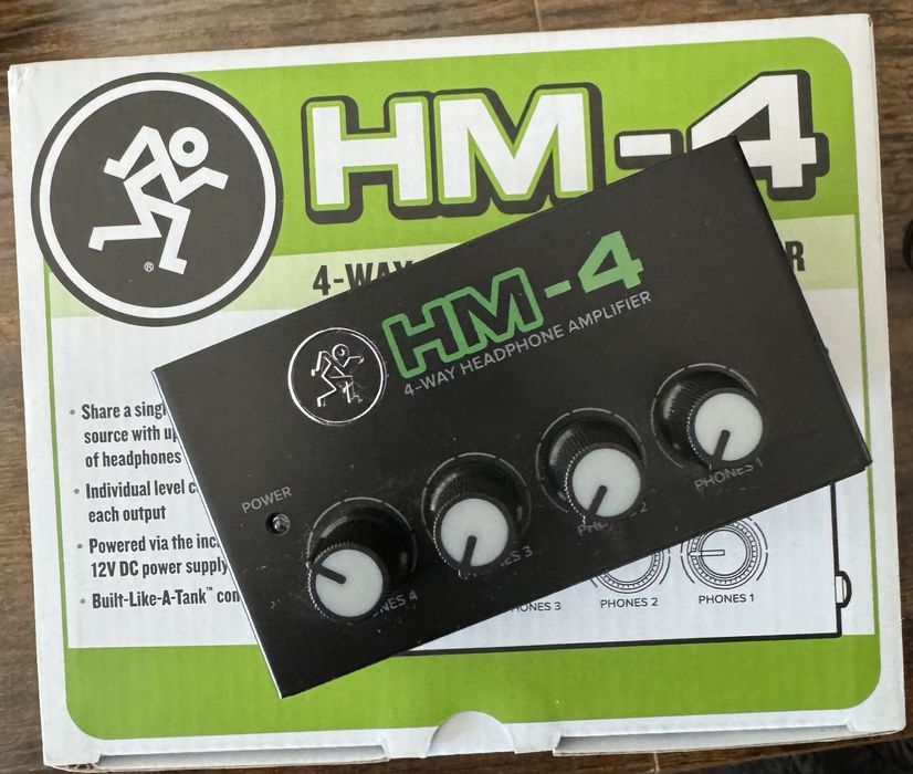 Mackie HM-4 ampiificador de headphones  com 4 canais