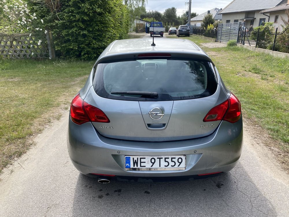 Opel Astra J 2011 1.4 Turbo 120KM