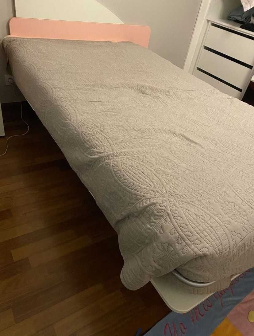 Cama com colchao