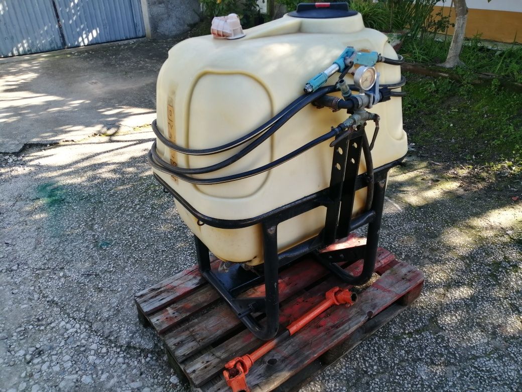 Pulverizador 300l