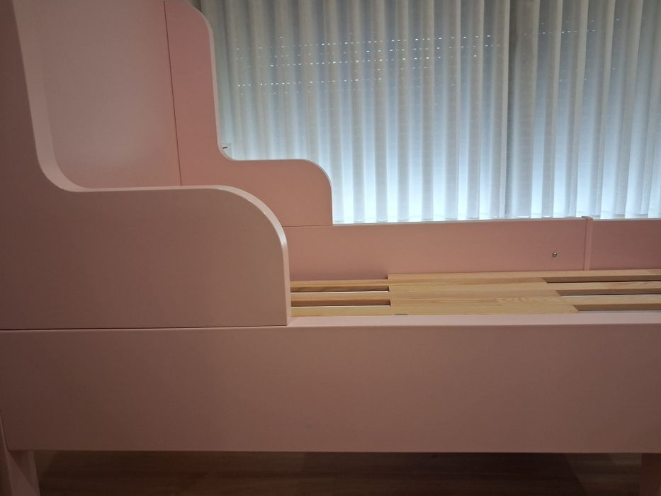 Cama de menina como nova