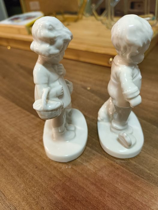 Dziewczynka i chłopiec figurki