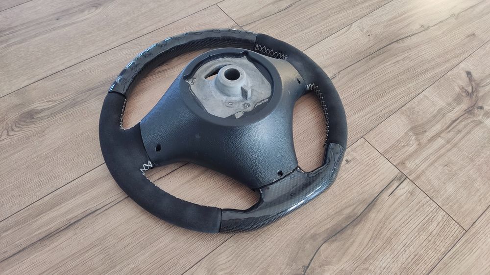 Kierownica carbon + alcantara BMW E90 E91 E92 E87 E88 E82