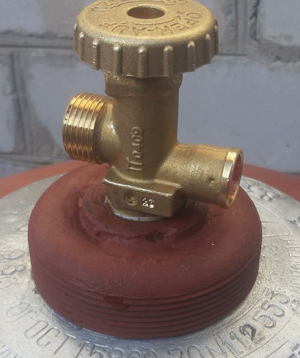 Заміна вентиля на газовому балоні пропан 50 літрів 27 літрів