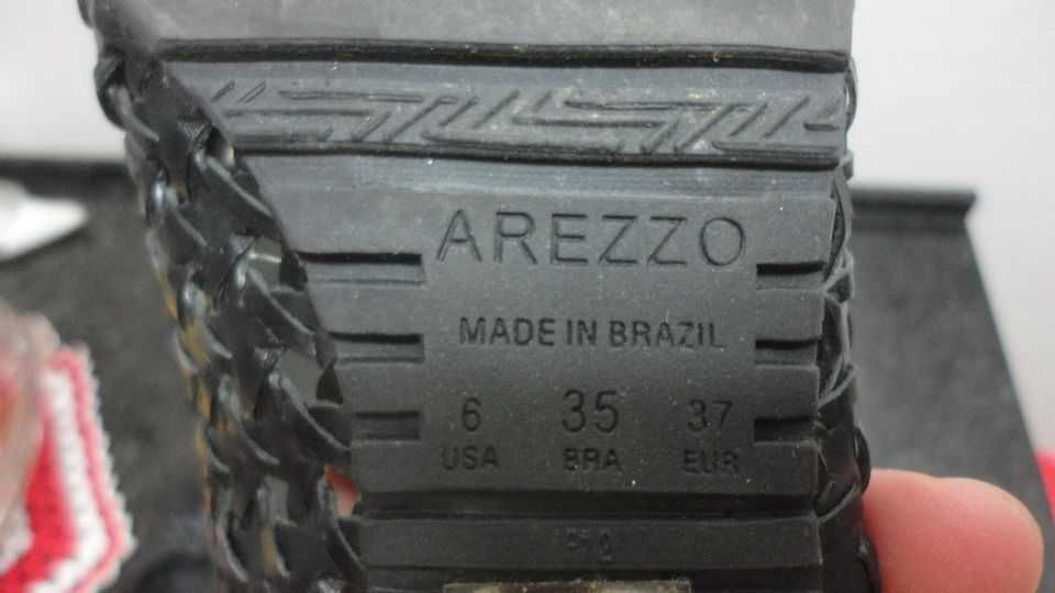 Sapatos de senhora em pele pretos Arezzo